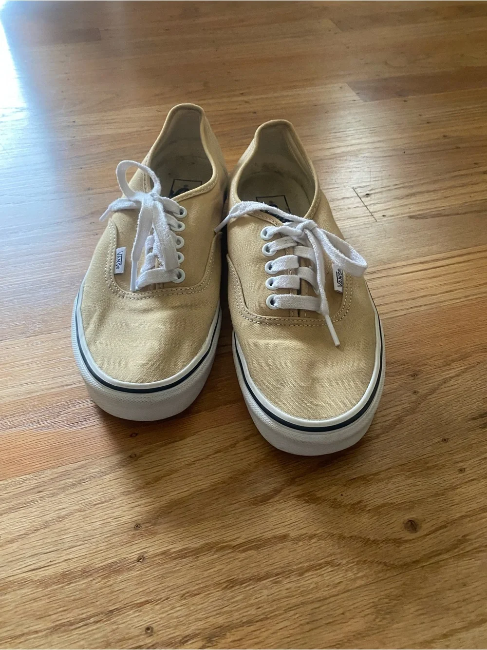 Vans Women's Low-Top Sneakers in Tan Canvas with White Laces women Sz 9